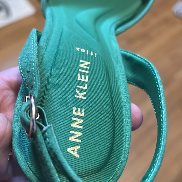 Anne Klein Green Slingback Pointed Toe Shoes🤩 - Picture 6 of 7